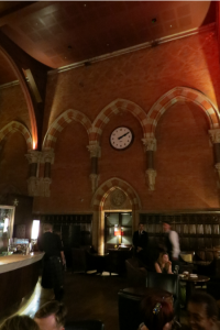 Bar im Renaissance Hotel St. Pancras