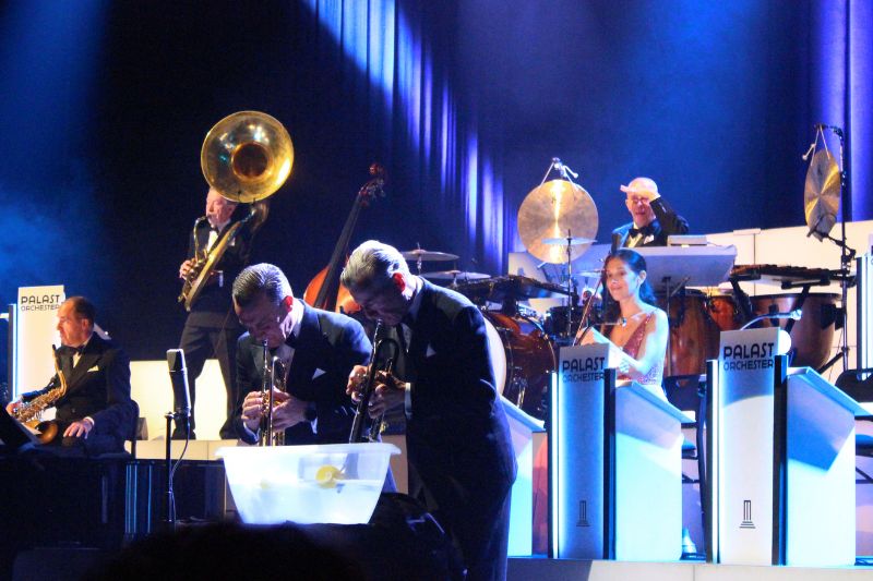 Max Raabe & Palast Orchester im Metropol Theater Bremen
