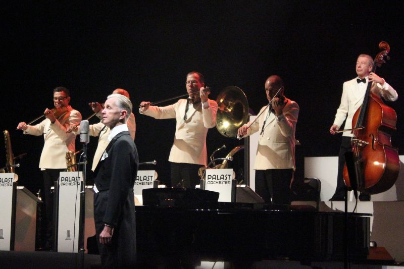 Max Raabe & Palast Orchester im Metropol Theater Bremen